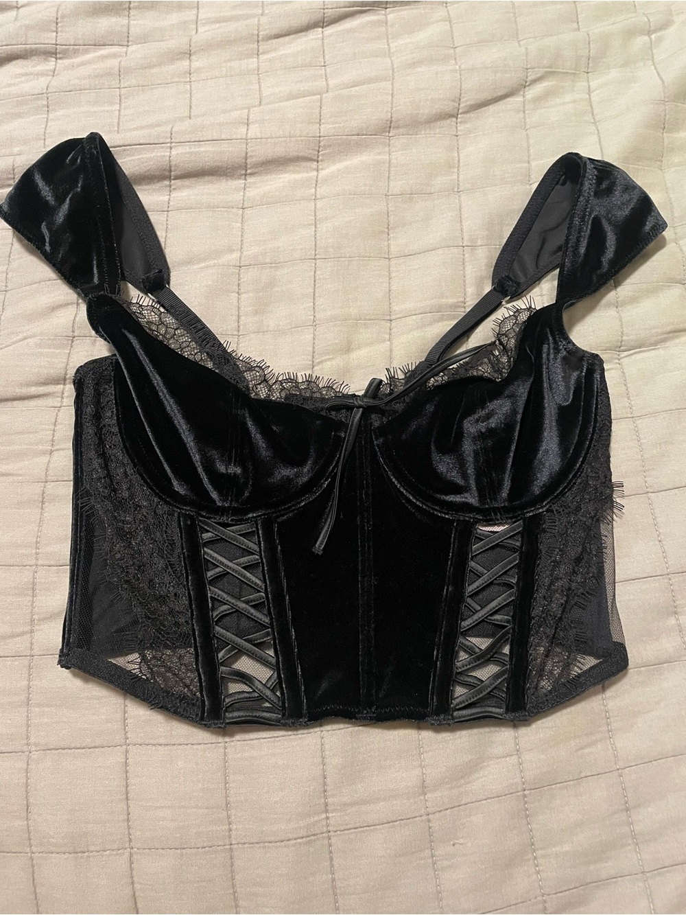 NWOT Victoria's Secret Black Velvet Corset Bralette
